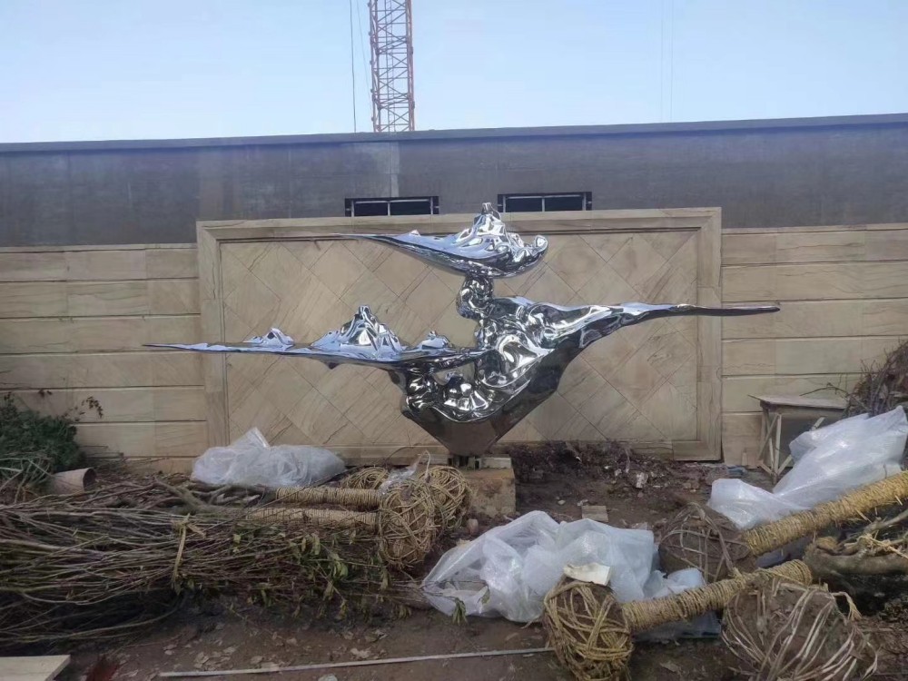 不銹鋼鏡面雕塑