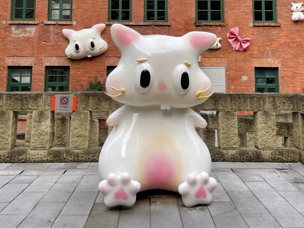 重慶戴家巷玻璃鋼雕塑