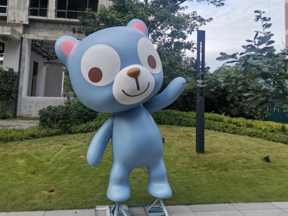 四川融創(chuàng)地產(chǎn)玻璃雕塑