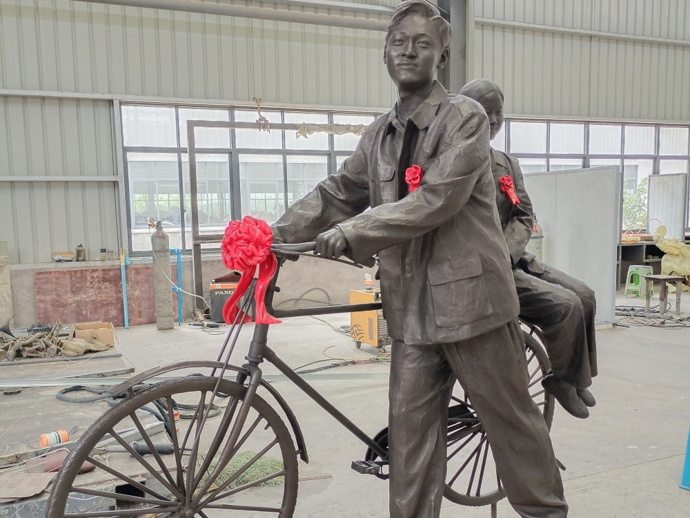 校園鑄銅人物雕塑