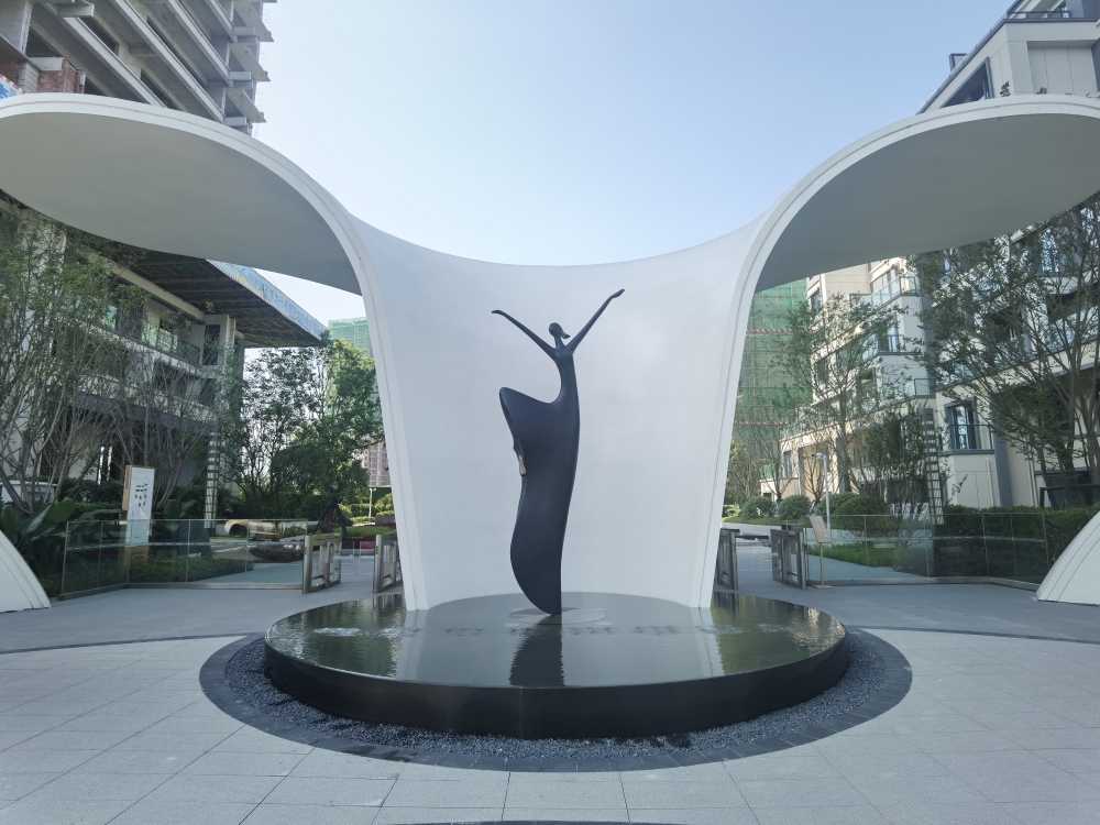 重慶南川澤京南樾府異形門(mén)廊