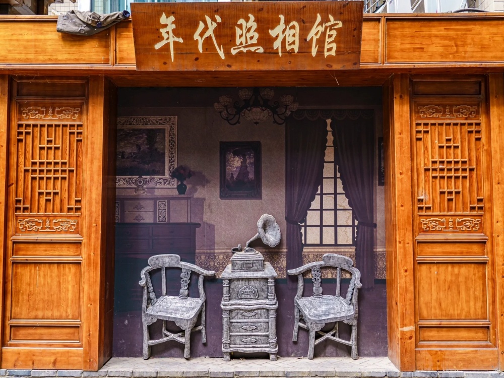 四川萬(wàn)源不銹鋼板景墻