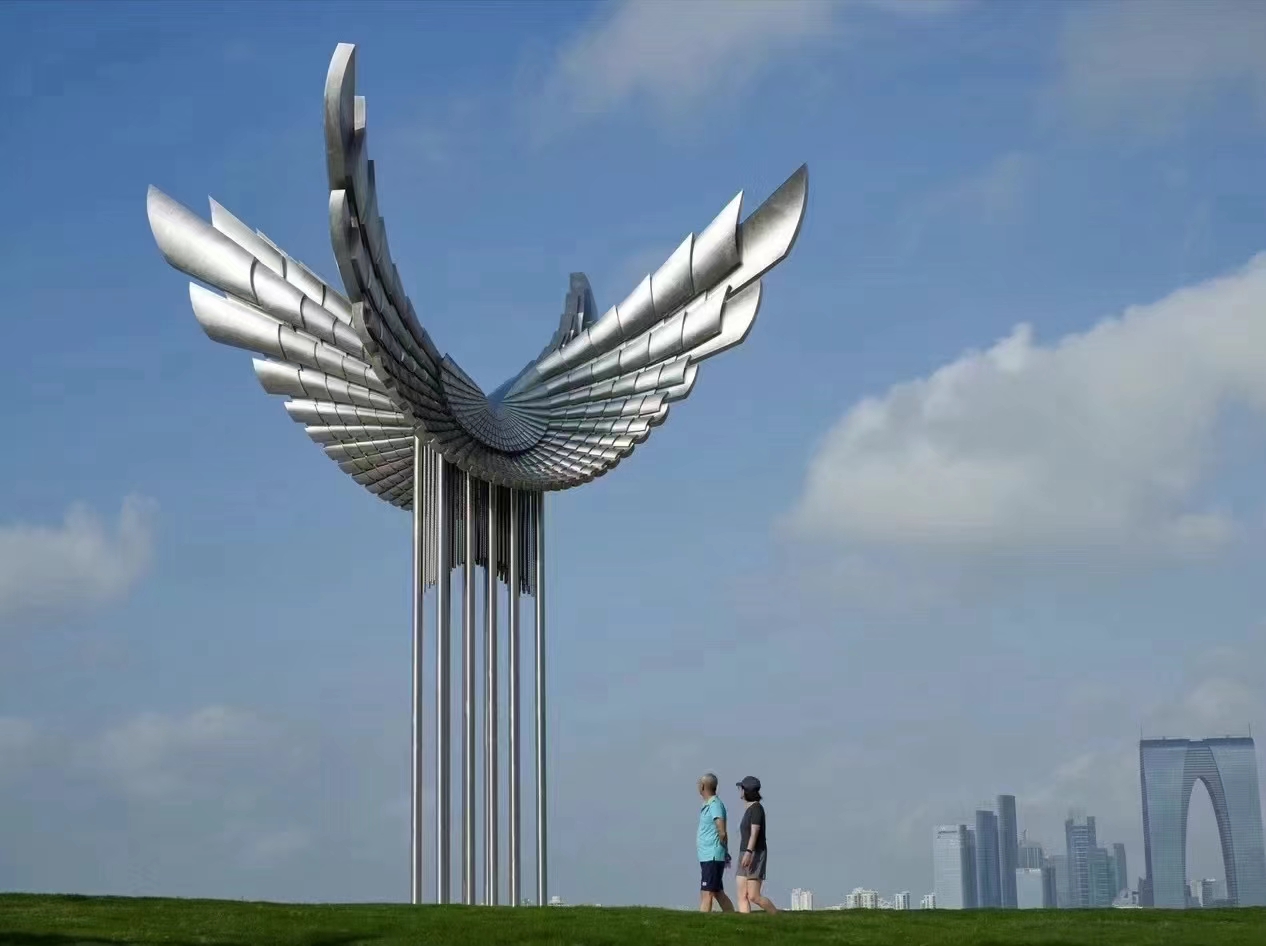 江蘇蘇州金雞湖右岸客廳不銹鋼雕塑